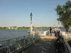 Alsteranleger Alte Rabenstrae; Die ersten Fotos von Jrgen Vollmer von Gerorge Harrison machte, entstanden hier und an Bord eines Alsterdampfers.