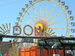 Heiligengeistfeld, Hamburger Dom; hier entstanden die bekannten Fotos von Astrid Kirchherr mit den Beatles auf dem Anhnger von Hugo Haase Hannover.