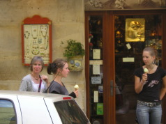 Beate, Magda und Judith treffe ich in Paris wieder