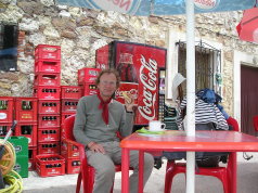 Bocadillo und ein Cafe in San Juan de Ortega