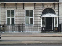 35 Portland Place, International Broadcasting Company IBC; am 19.04.1964 kamen die Beatles hier hin, um den Soundtrack zur Sendung 'Around The Beatles' aufzunehmen; Ringo spielte hier mit Rory Storm and the Hurricanes zur Aufnahme einer Single; auch spter wurde das Studio oft fr Produktionen von Brian Epstein fr andere Knstler genutzt.