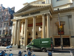 The Lyceum, Wellington Street; The Plastic Ono Supergroup, John Lennon, George Harrison, Yoko Ono, Eric Clapton, Billy Preston, Keith Moon und viele Andere spielten hier am 15.12.1969 fr die UNICEF 'Peace For Chrismas'